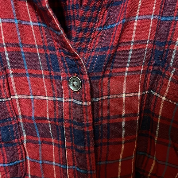 Beautiful flag and anthem red & blue plaid button down tunic - Picture 3 of 6